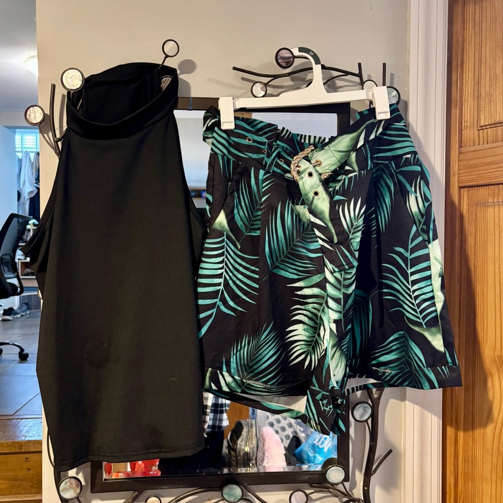 SHEIN Black and Green Leaf Print Jumpsuit Never worn